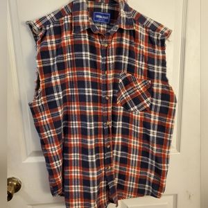 Plaid sleeveless flannel button down M